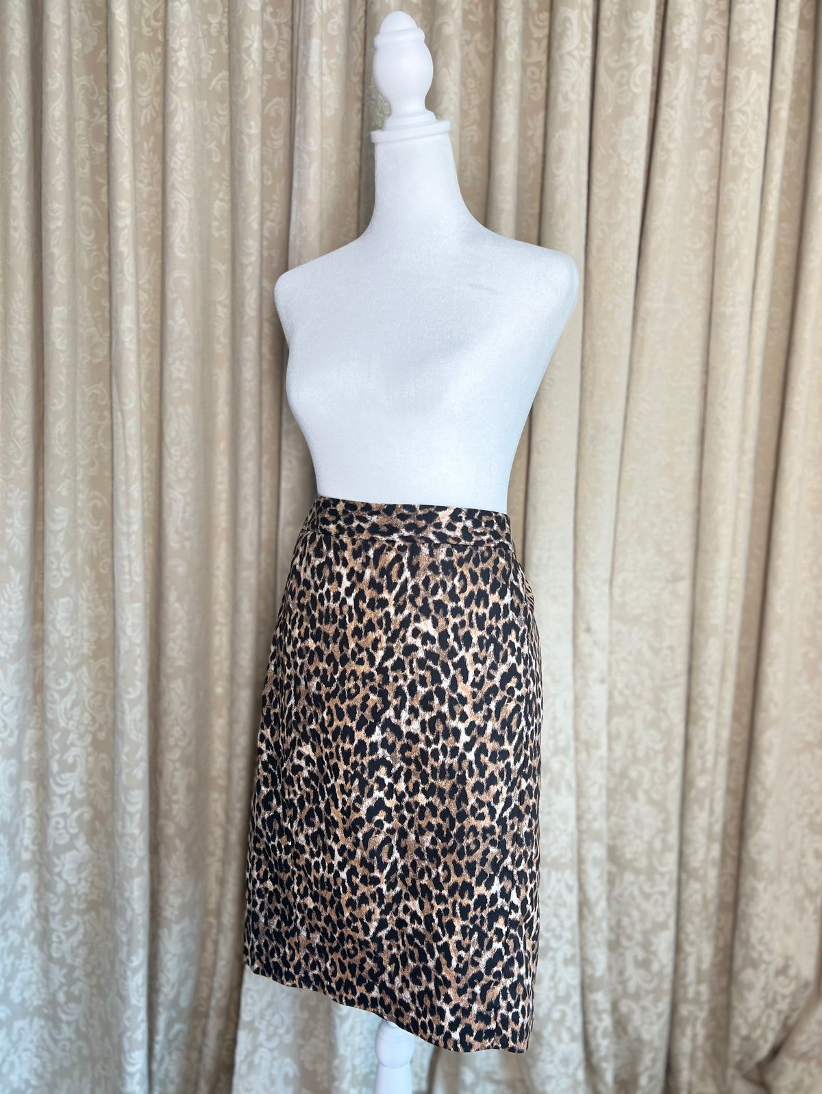 ANN TAYLOR LOFT |  LEOPARD PRINT COTTON PENCIL SKIRT (M)