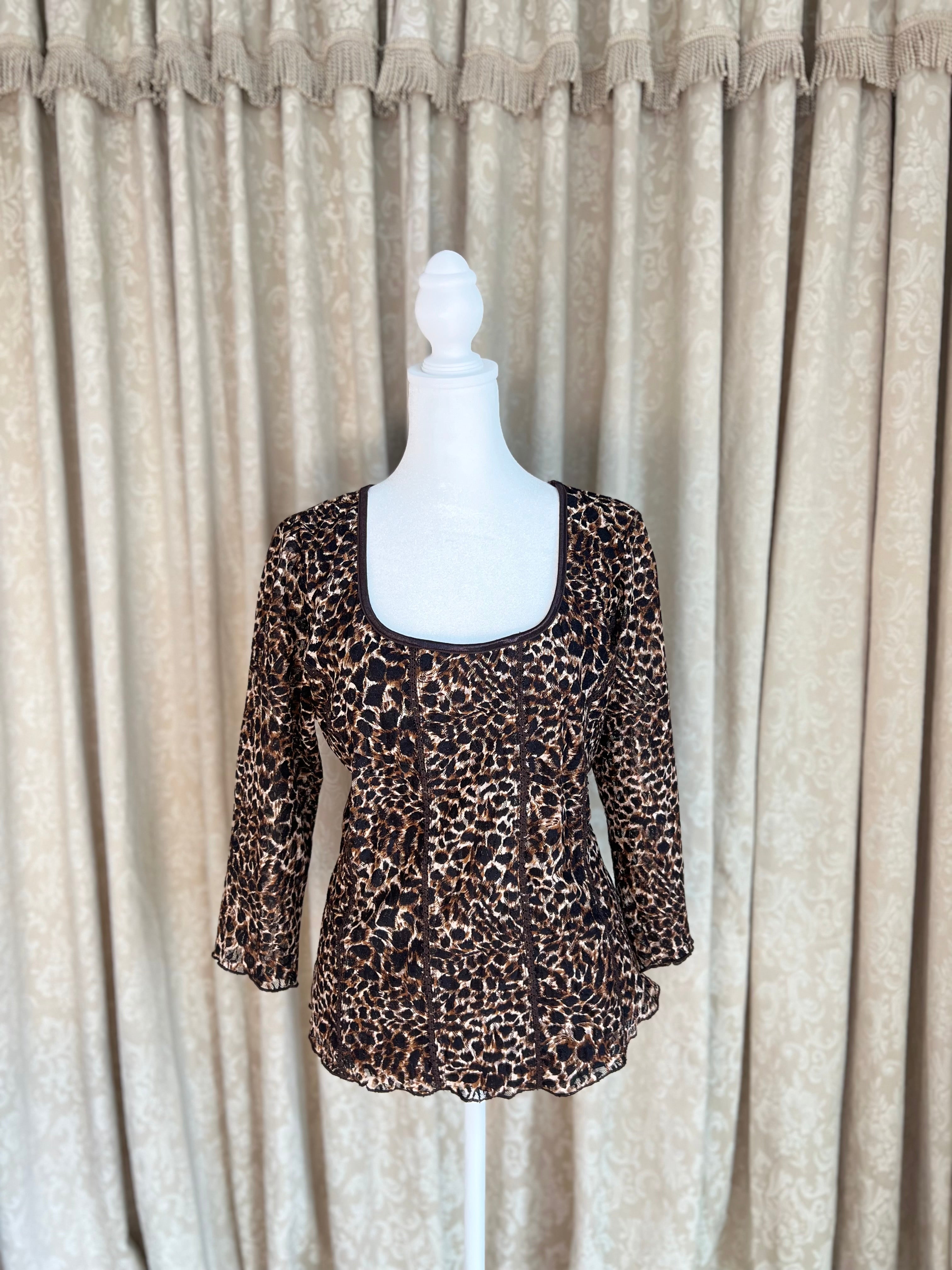 VINTAGE 1990’S SERENADE NY| LEOPARD LACE SCOOP NECK (L)