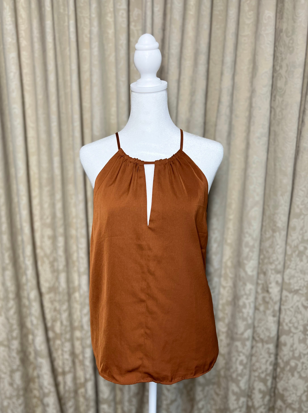BANANA REPUBLIC | RUST TERACOTTA HALTER KEYHOLE TOP (S)