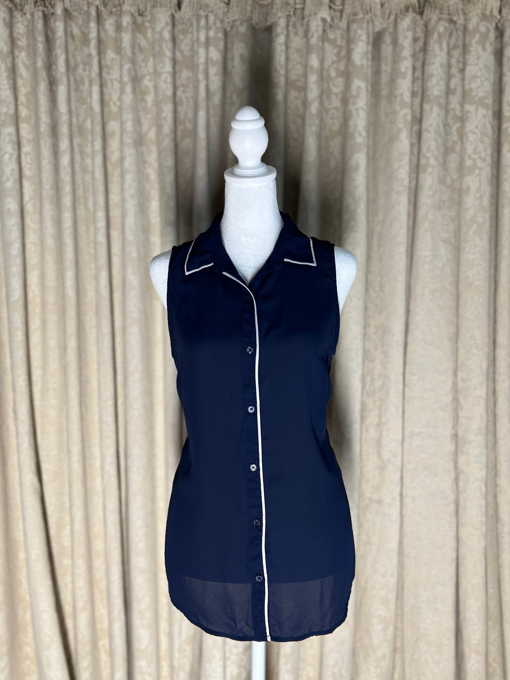 BANANA REPUBLIC | NAVY BLUE CHIFFON BUTTON DOWN (S)