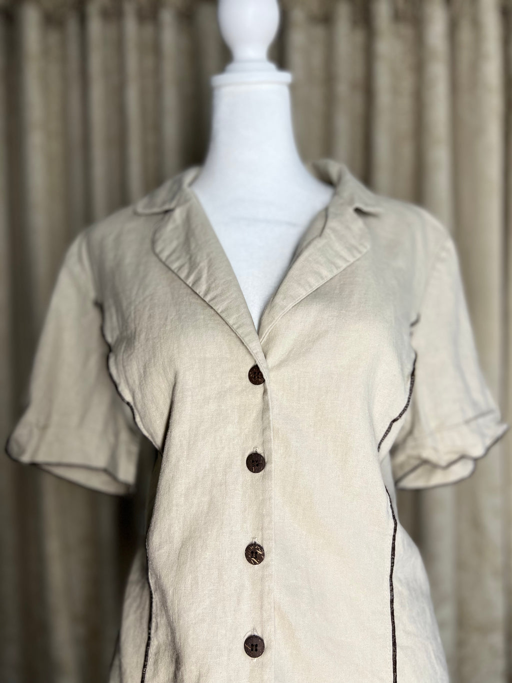 VINTAGE 1990'S LINDOR | LINEN-BLEND OATMEAL BUTTON UP (L)