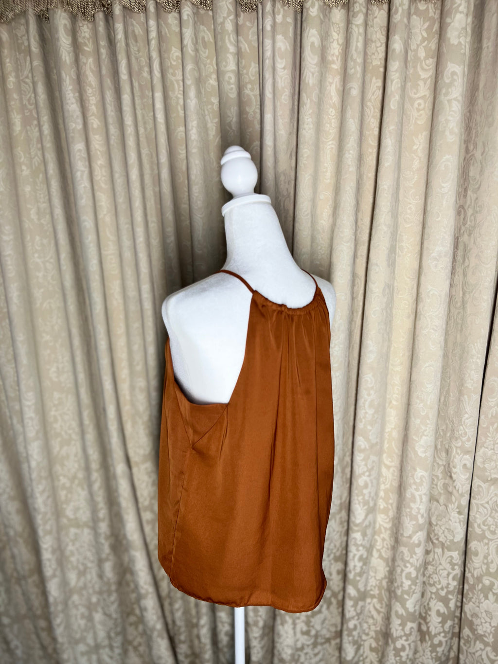 BANANA REPUBLIC | RUST TERACOTTA HALTER KEYHOLE TOP (S)