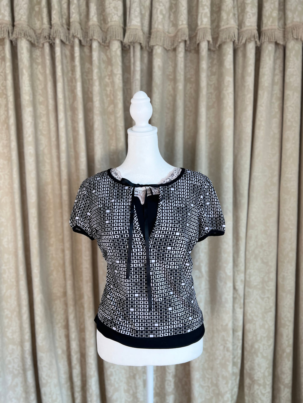 VINTAGE 2000’s MARIE CLAIRE | GEOMETRIC WITH LACE CAMI (S)
