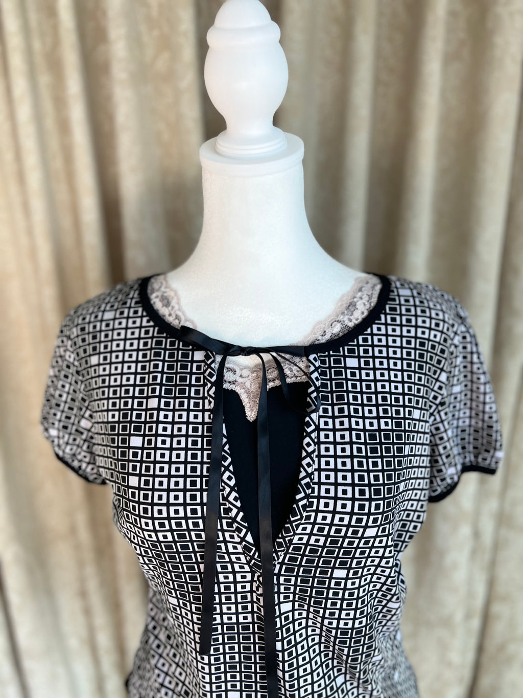 VINTAGE 2000’s MARIE CLAIRE | GEOMETRIC WITH LACE CAMI (S)