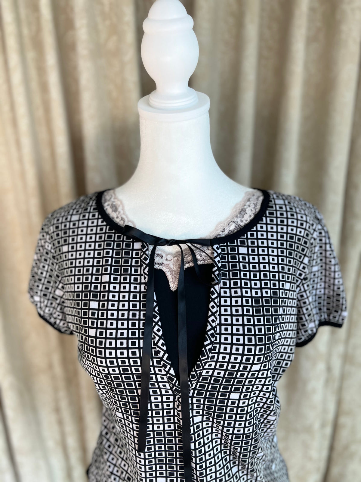 VINTAGE 2000’s MARIE CLAIRE | GEOMETRIC WITH LACE CAMI (S)